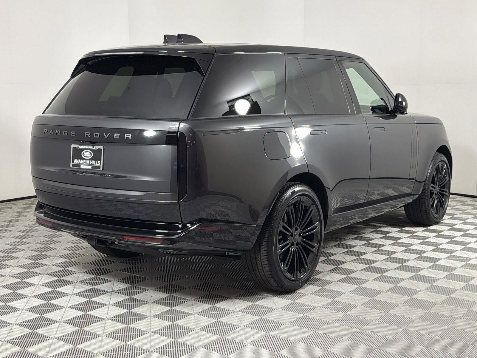 New 2026 Land Rover Range Rover SE image 5