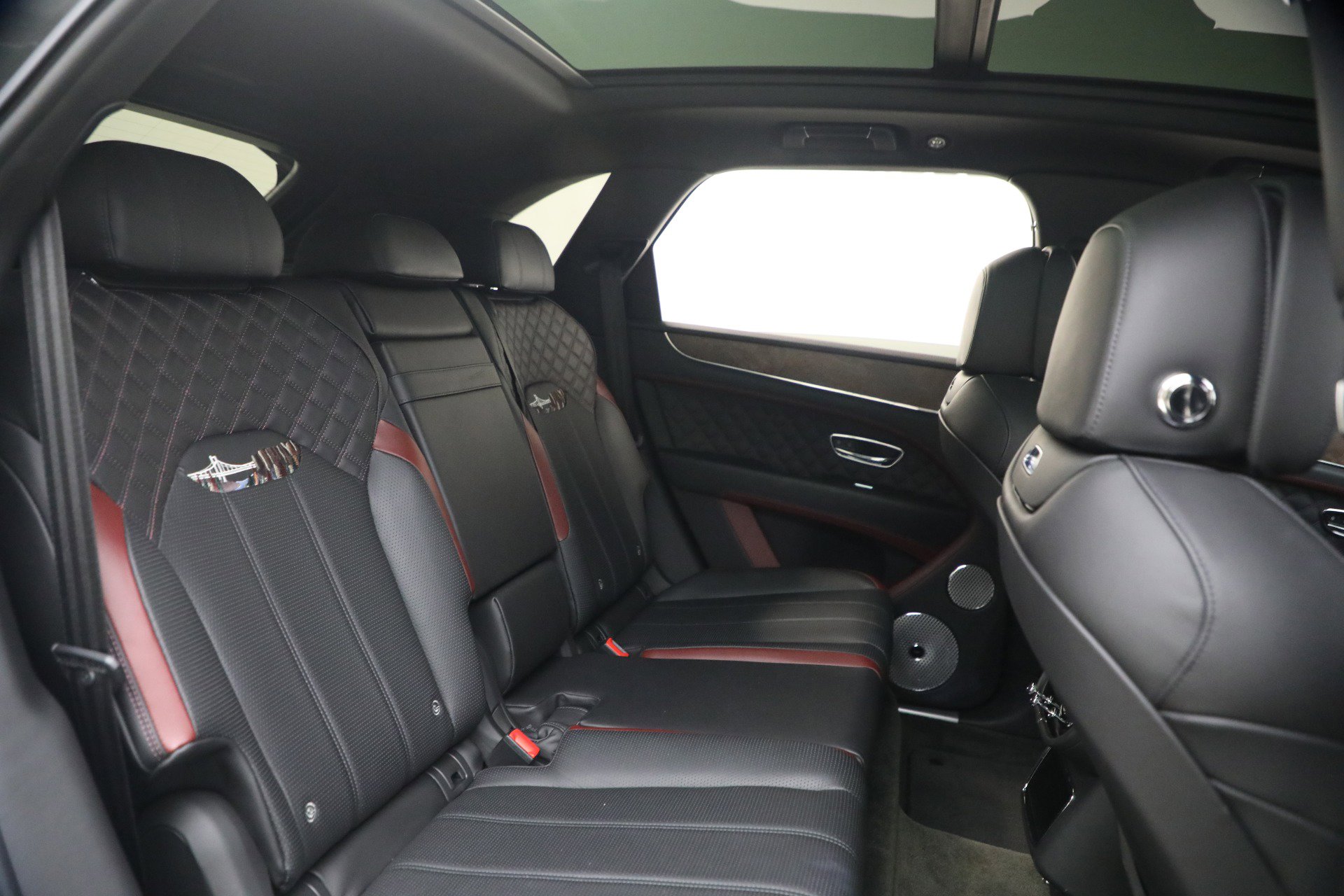 Used 2022 Bentley Bentayga image 30