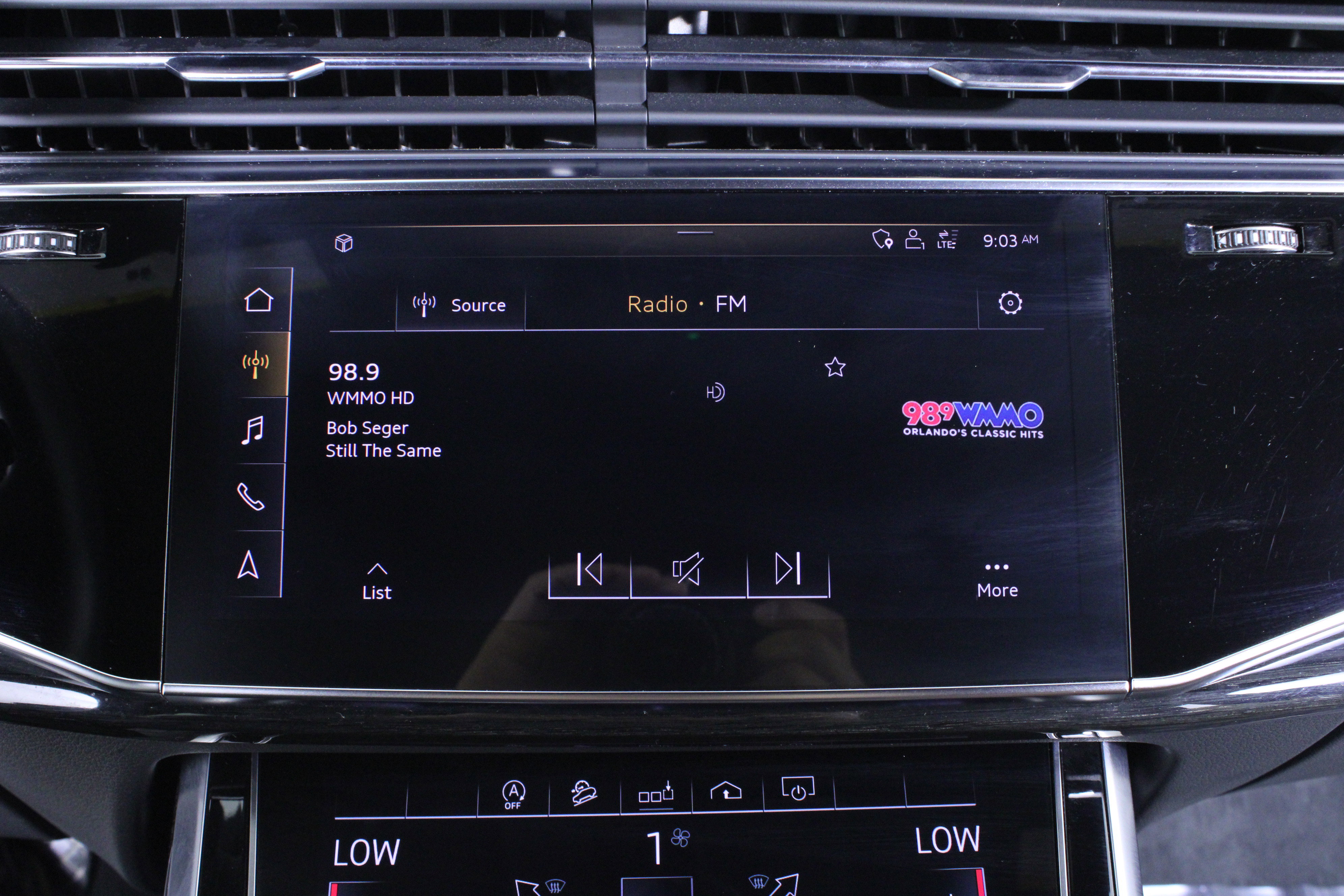 Used 2019 Audi Q8 Premium image 25