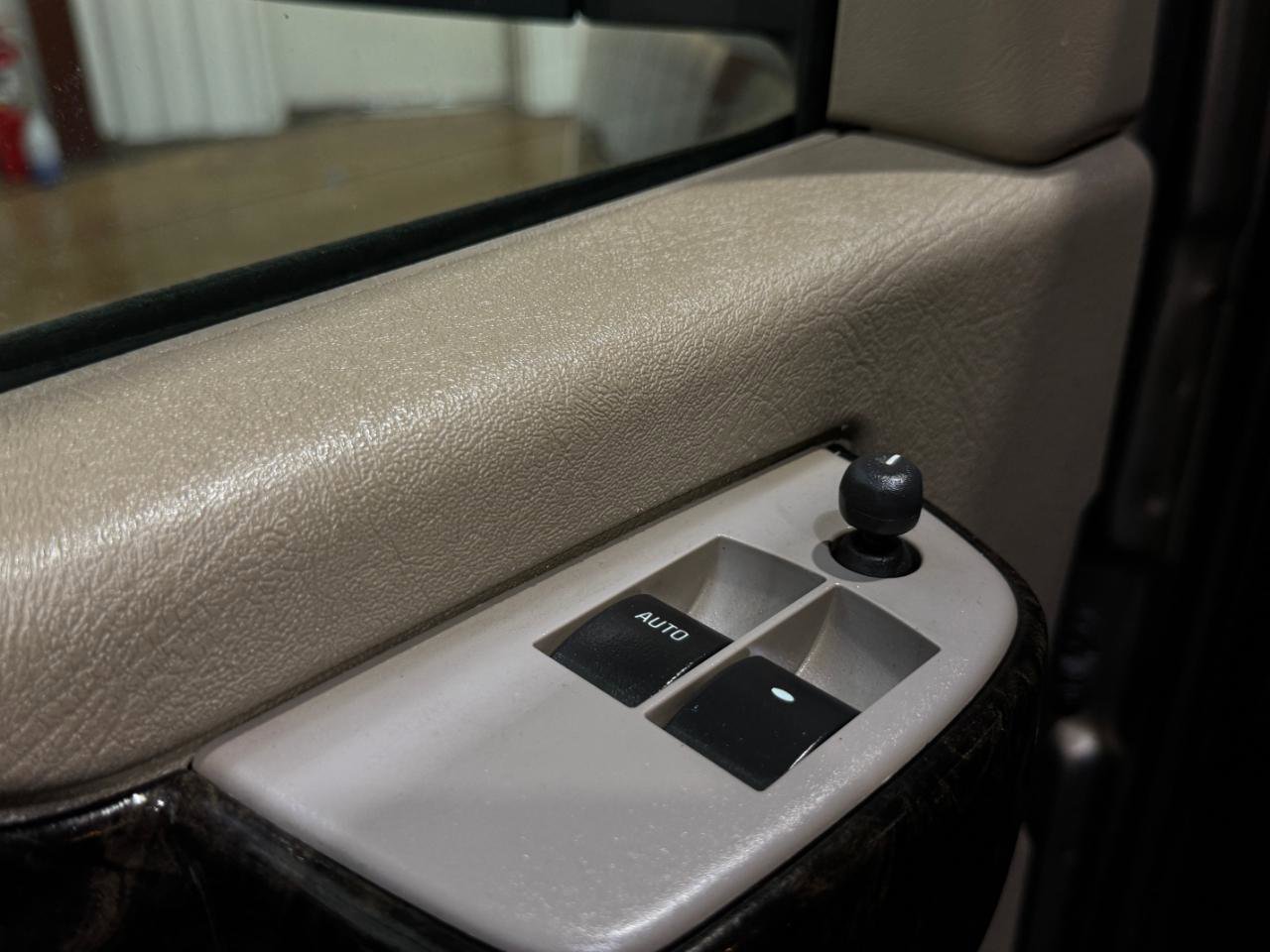 Used 2016 Chevrolet Express 2500 Extended image 31