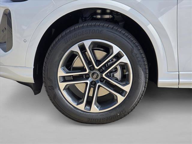 New 2025 Audi Q5 Premium w/ Convenience Package image 9