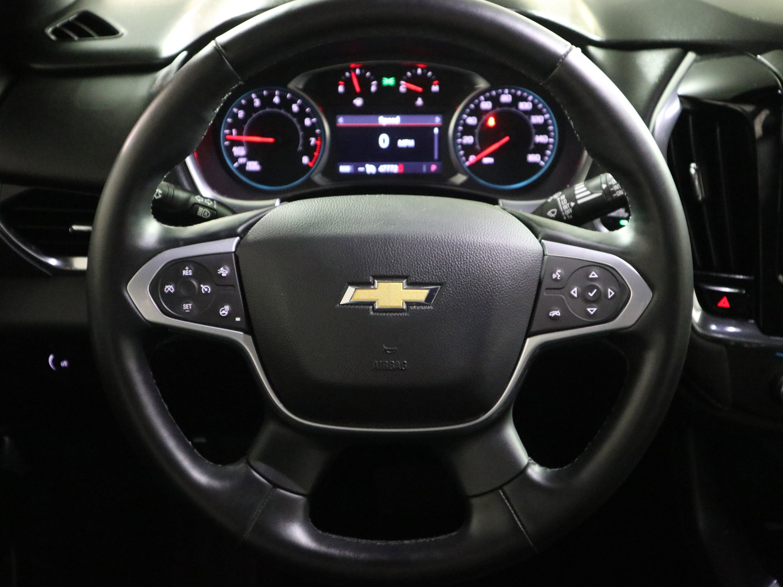 Used 2023 Chevrolet Traverse LT FWD image 16