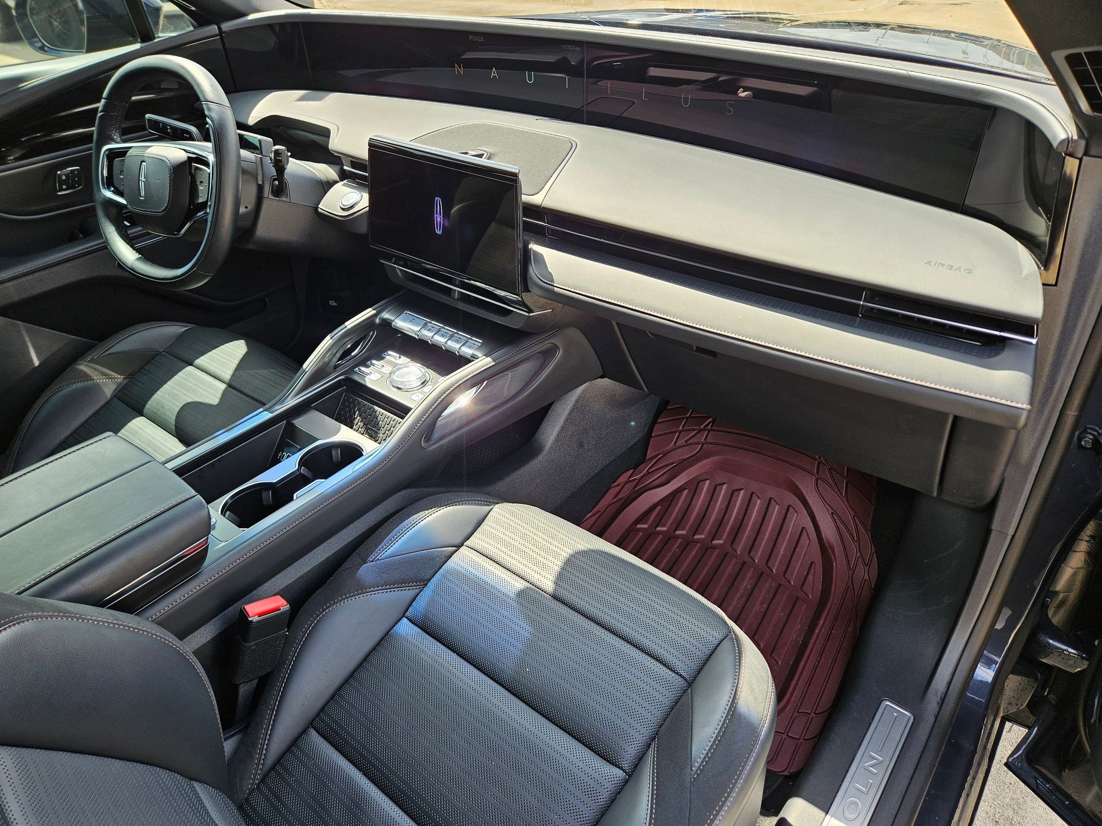 Used 2024 Lincoln Nautilus Reserve w/ Jet Appearance Package (87T) AWD/4WD image 25