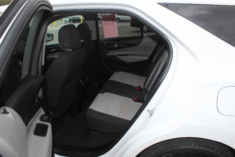 Used 2021 Chevrolet Equinox LT w/ Driver Convenience Package image 11