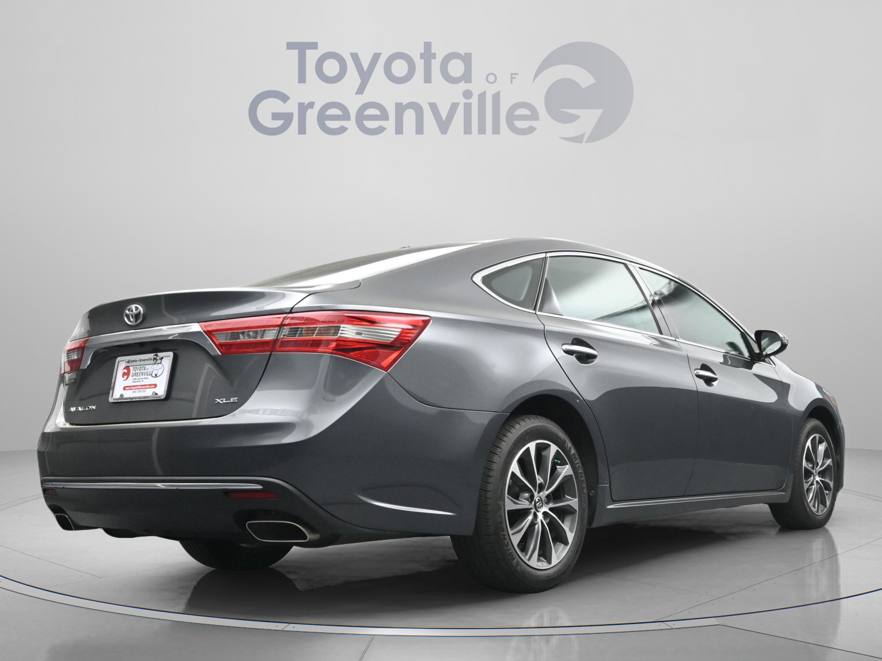 Used 2016 Toyota Avalon XLE image 13