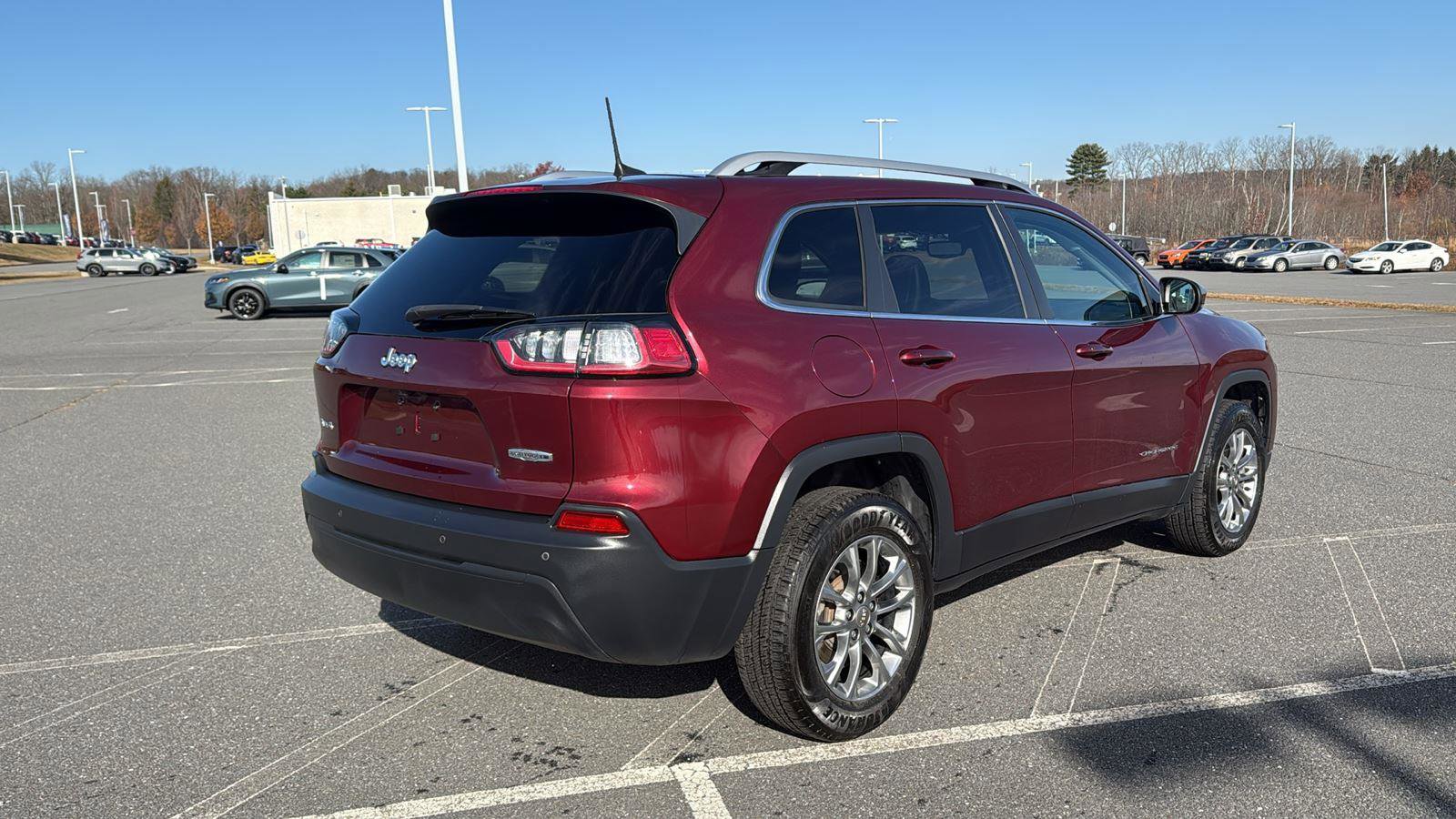 Used 2019 Jeep Cherokee Latitude Plus w/ Comfort/Convenience Group image 6