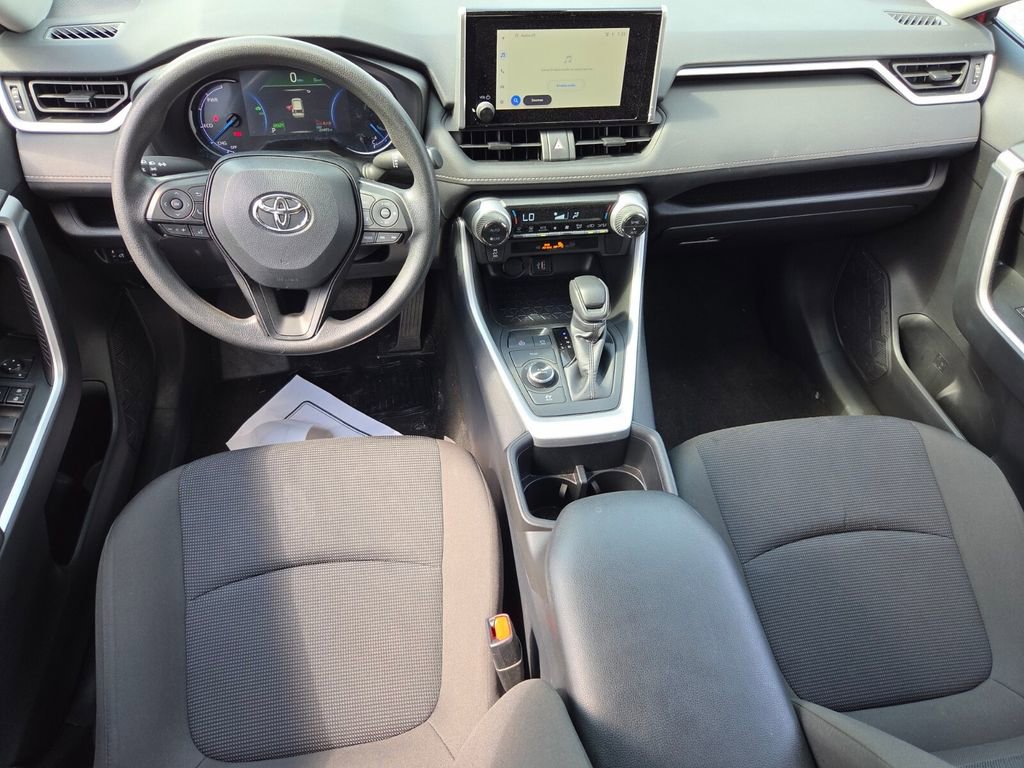 Used 2025 Toyota RAV4 LE image 9