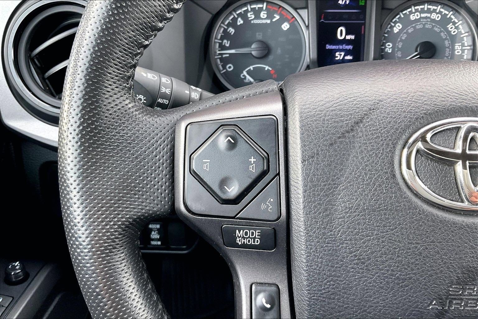 Used 2022 Toyota Tacoma TRD Off-Road image 10