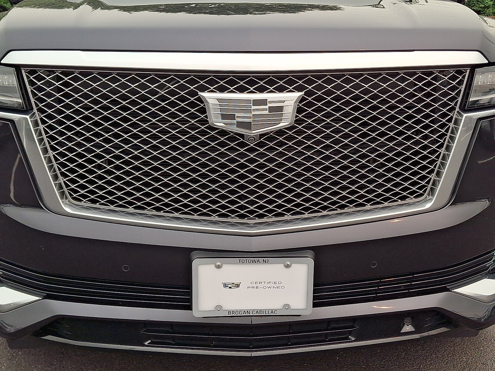 Certified 2022 Cadillac Escalade Premium Luxury Platinum w/ Heavy-Duty Trailer Package AWD/4WD image 9