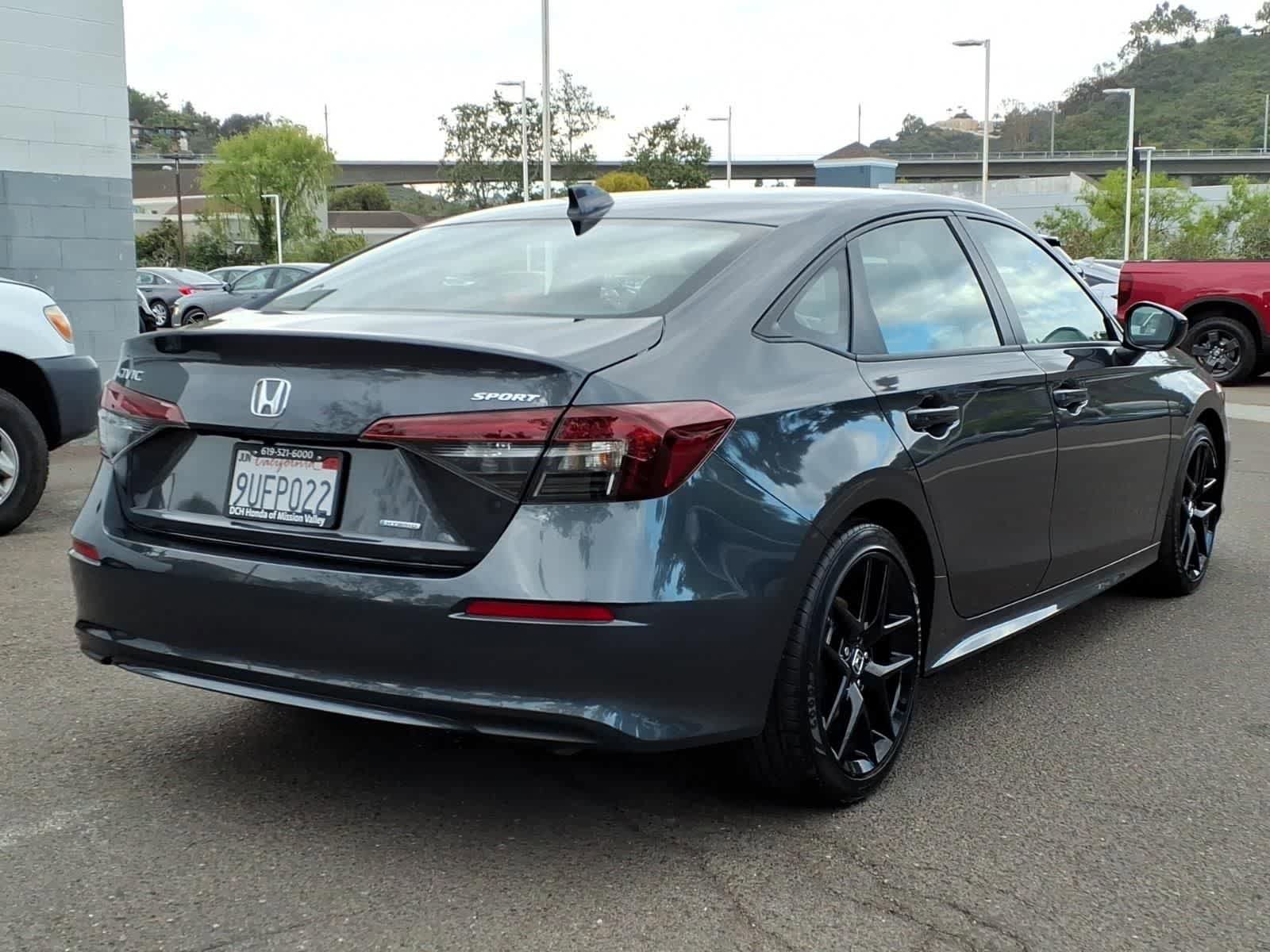 Used 2025 Honda Civic Sport image 4