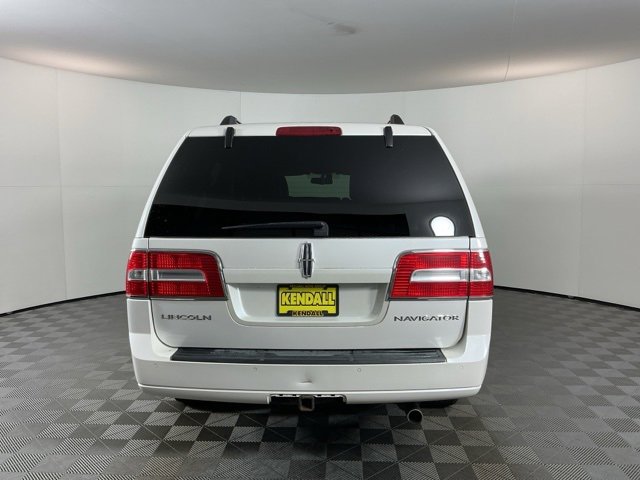 Used 2010 Lincoln Navigator L 4WD image 5