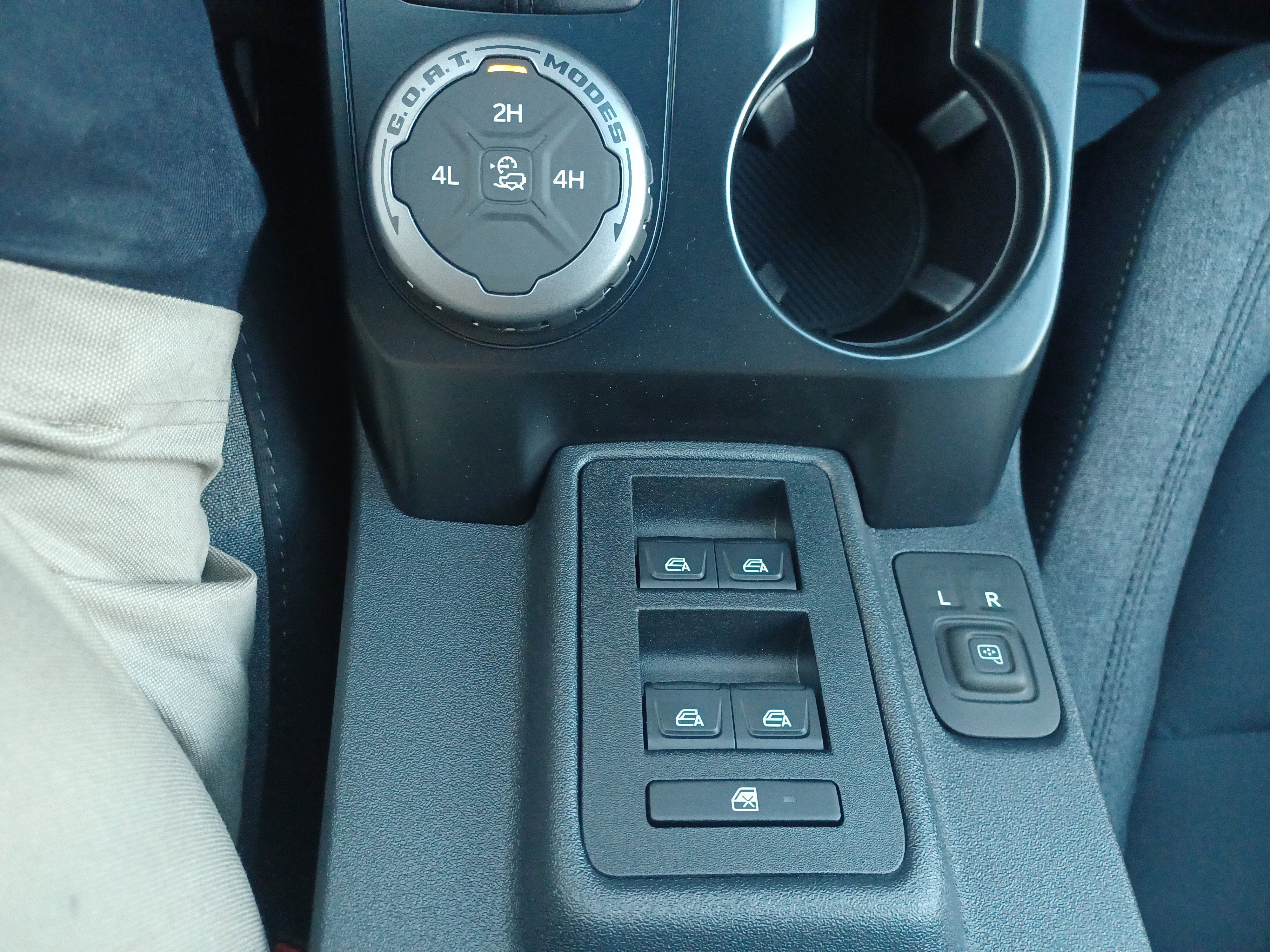 New 2025 Ford Bronco 4-Door image 28