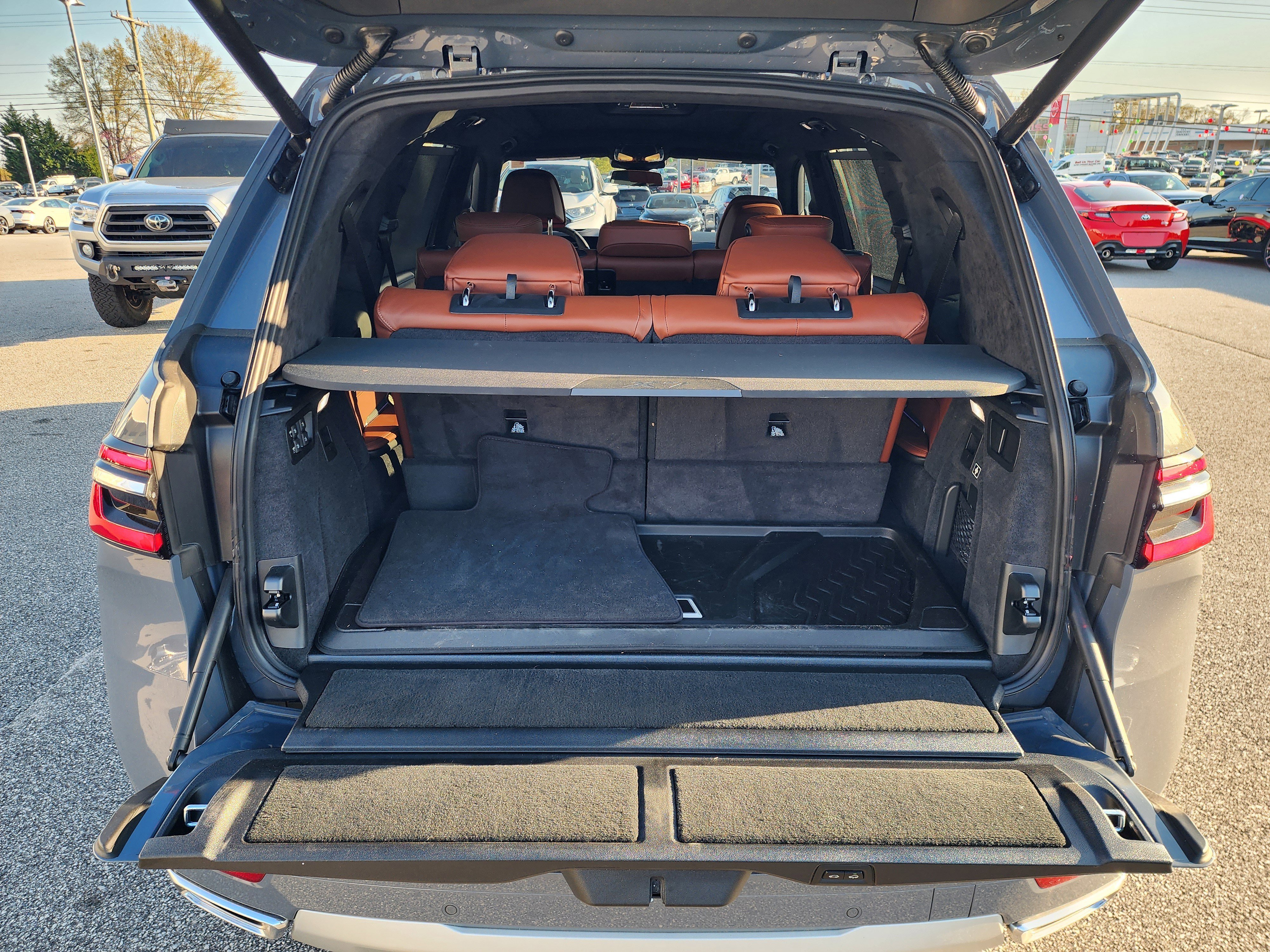 Used 2026 BMW X7 xDrive40i w/ Executive Package image 6