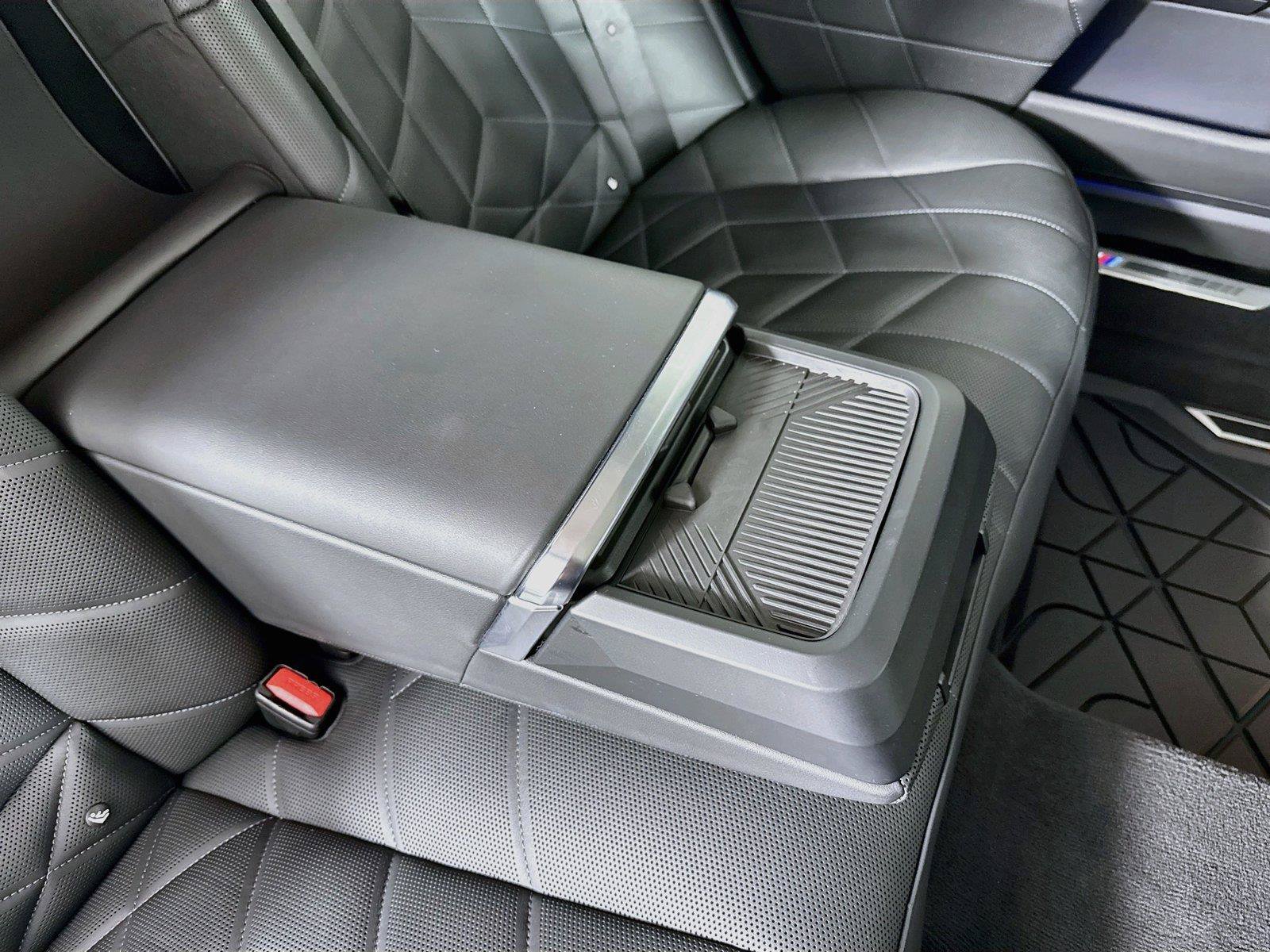 Used 2025 BMW 740i RWD image 42