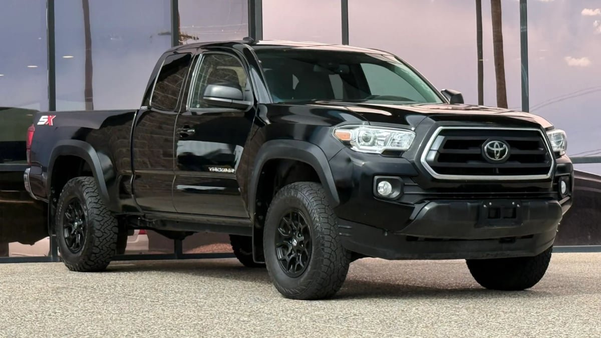 Used 2023 Toyota Tacoma SR5 w/ SX Package AWD/4WD image 17
