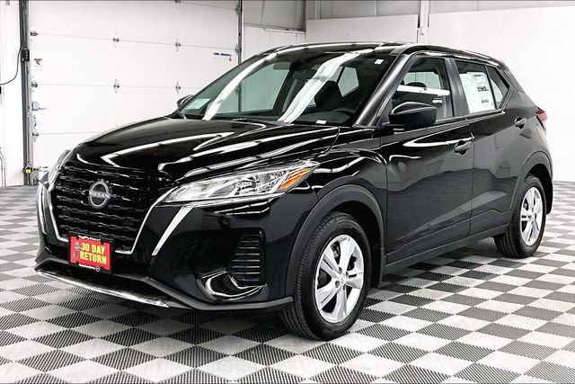 New 2025 Nissan Kicks Play S image 3
