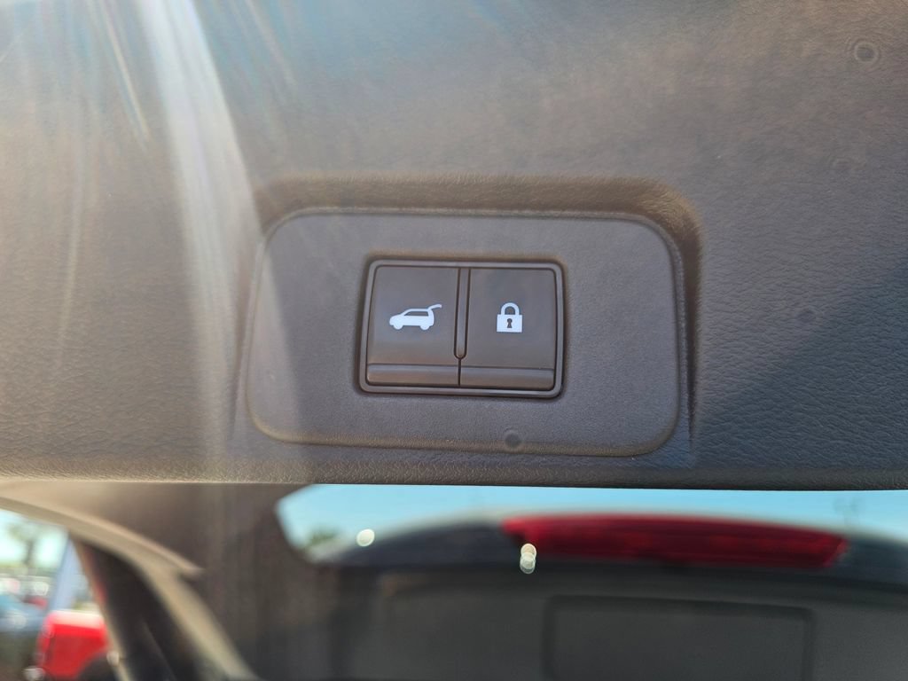 Certified 2025 Nissan Rogue SL AWD/4WD image 10