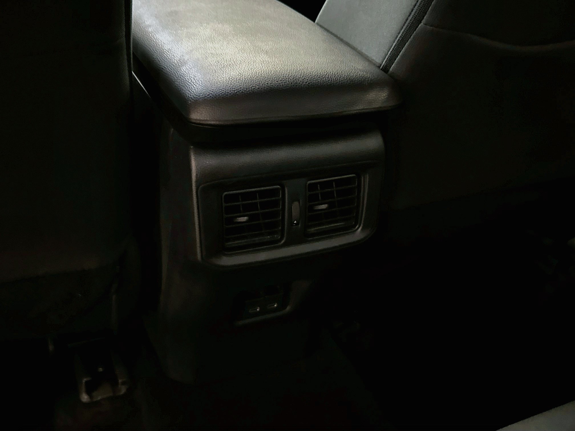 Used 2025 Toyota RAV4 XLE AWD/4WD image 28
