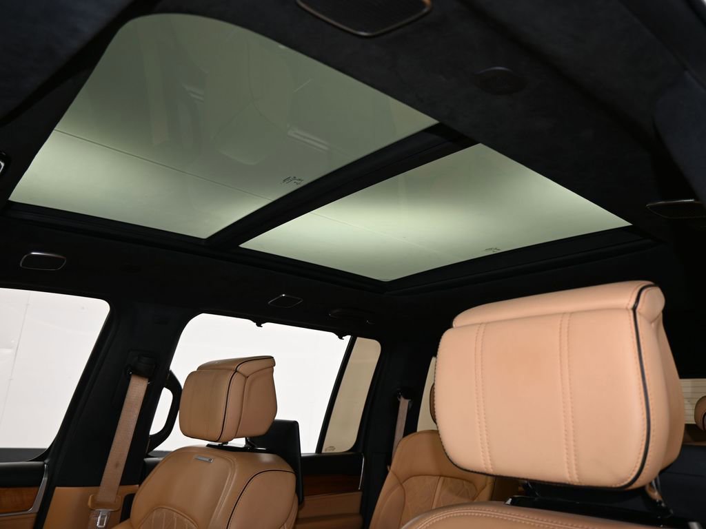 Used 2022 Jeep Grand Wagoneer Series III w/ Rear Seat Video Group 1 image 15