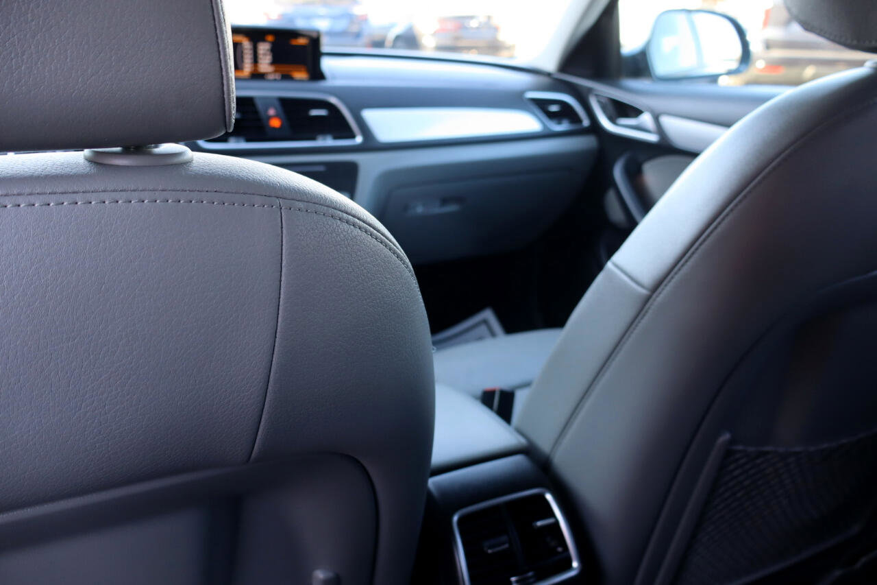 Used 2017 Audi Q3 2.0T Premium image 24