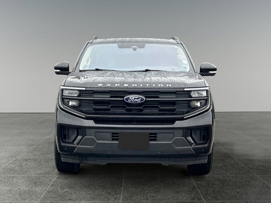 Used 2025 Ford Expedition Max Active AWD/4WD image 3