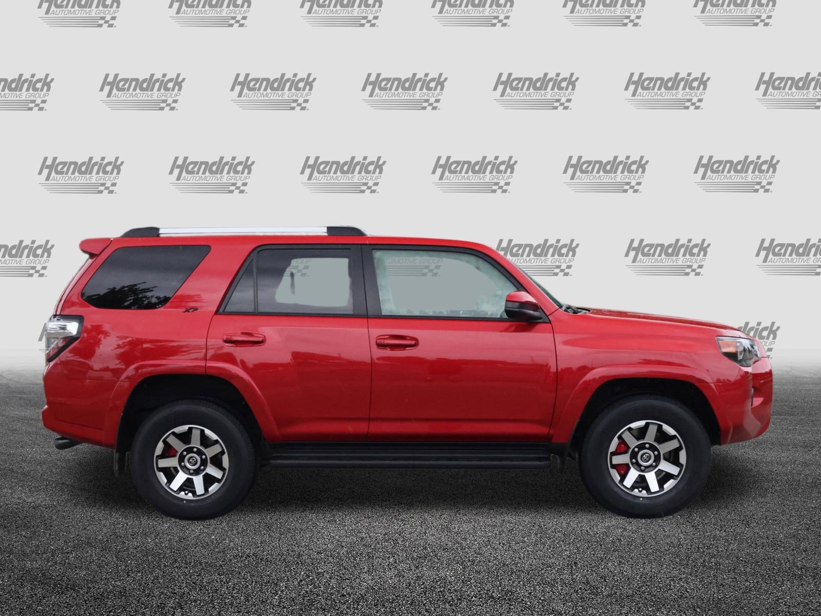 Used 2022 Toyota 4Runner SR5 AWD/4WD image 10