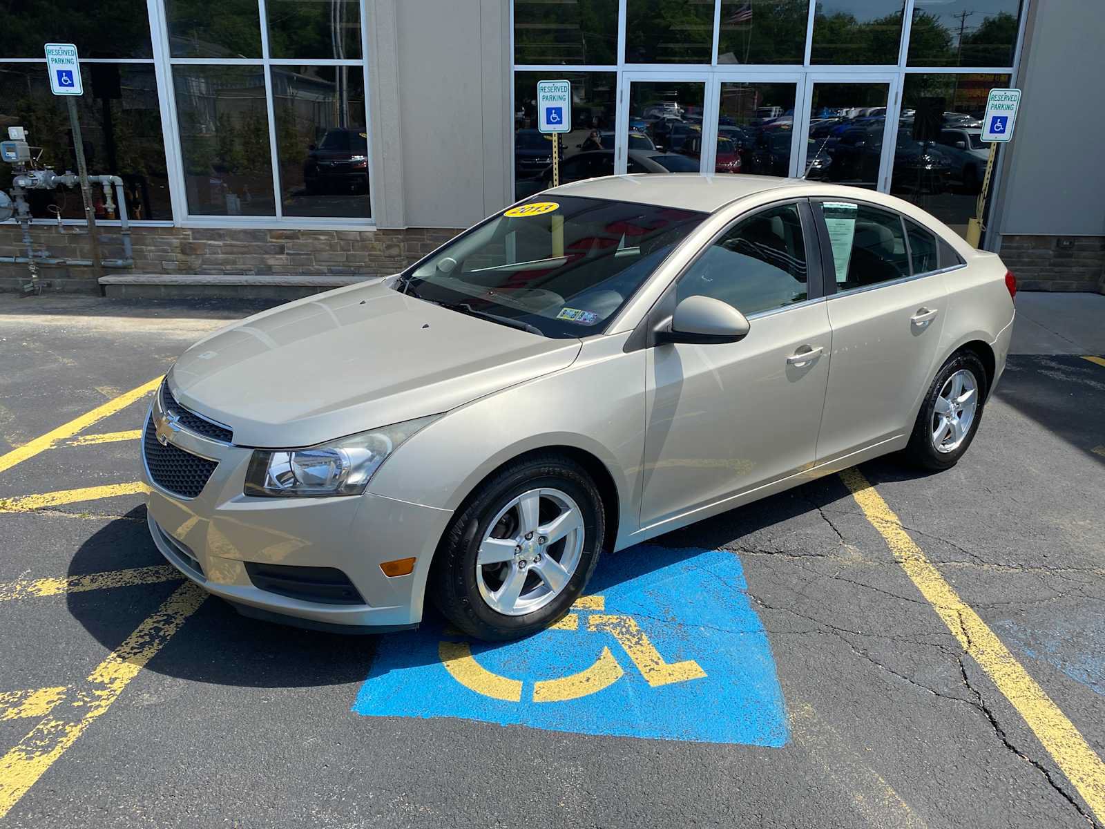 Used 2013 Chevrolet Cruze LT FWD image 2