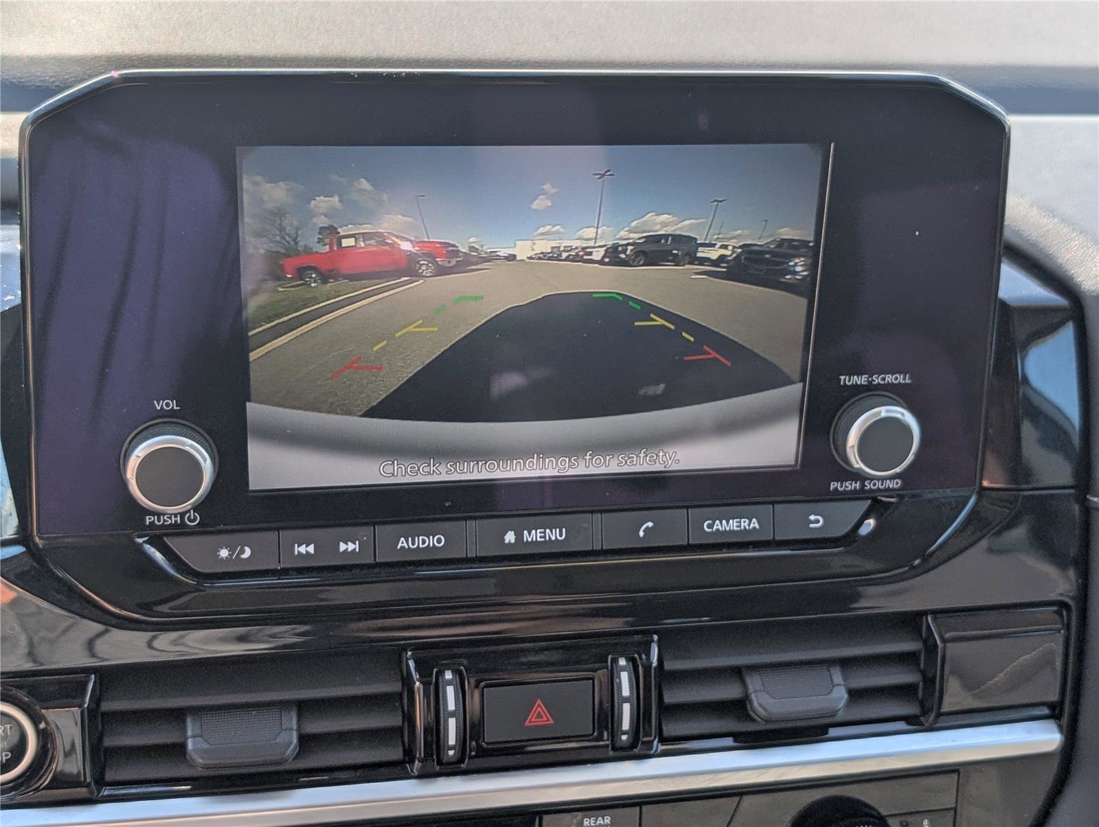 Used 2023 Nissan Pathfinder SV image 29