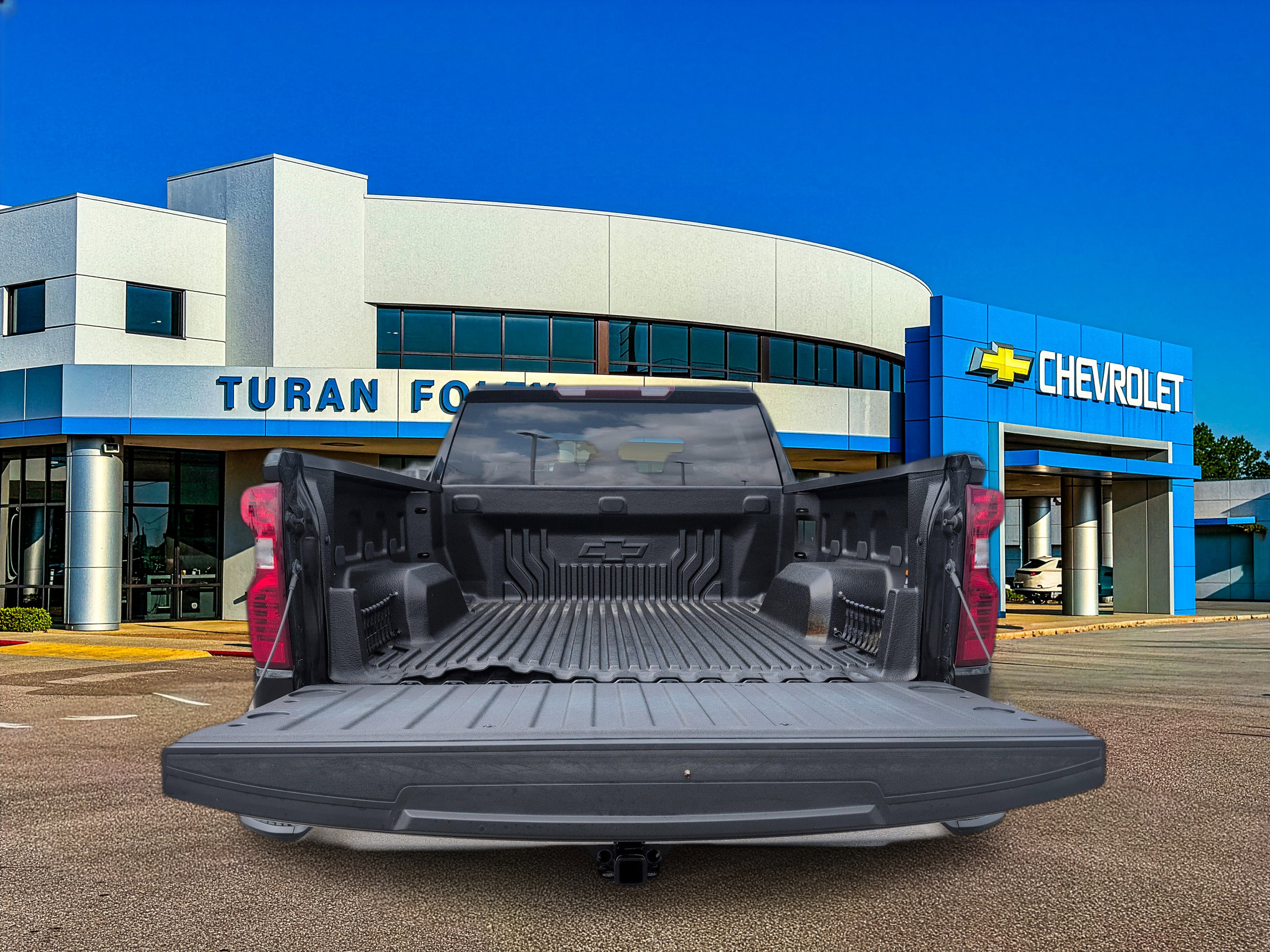 Used 2024 Chevrolet Silverado 1500 LT AWD/4WD image 5