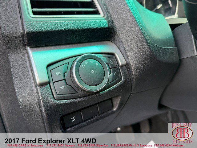 Used 2017 Ford Explorer XLT w/ Equipment Group 202A AWD/4WD image 19