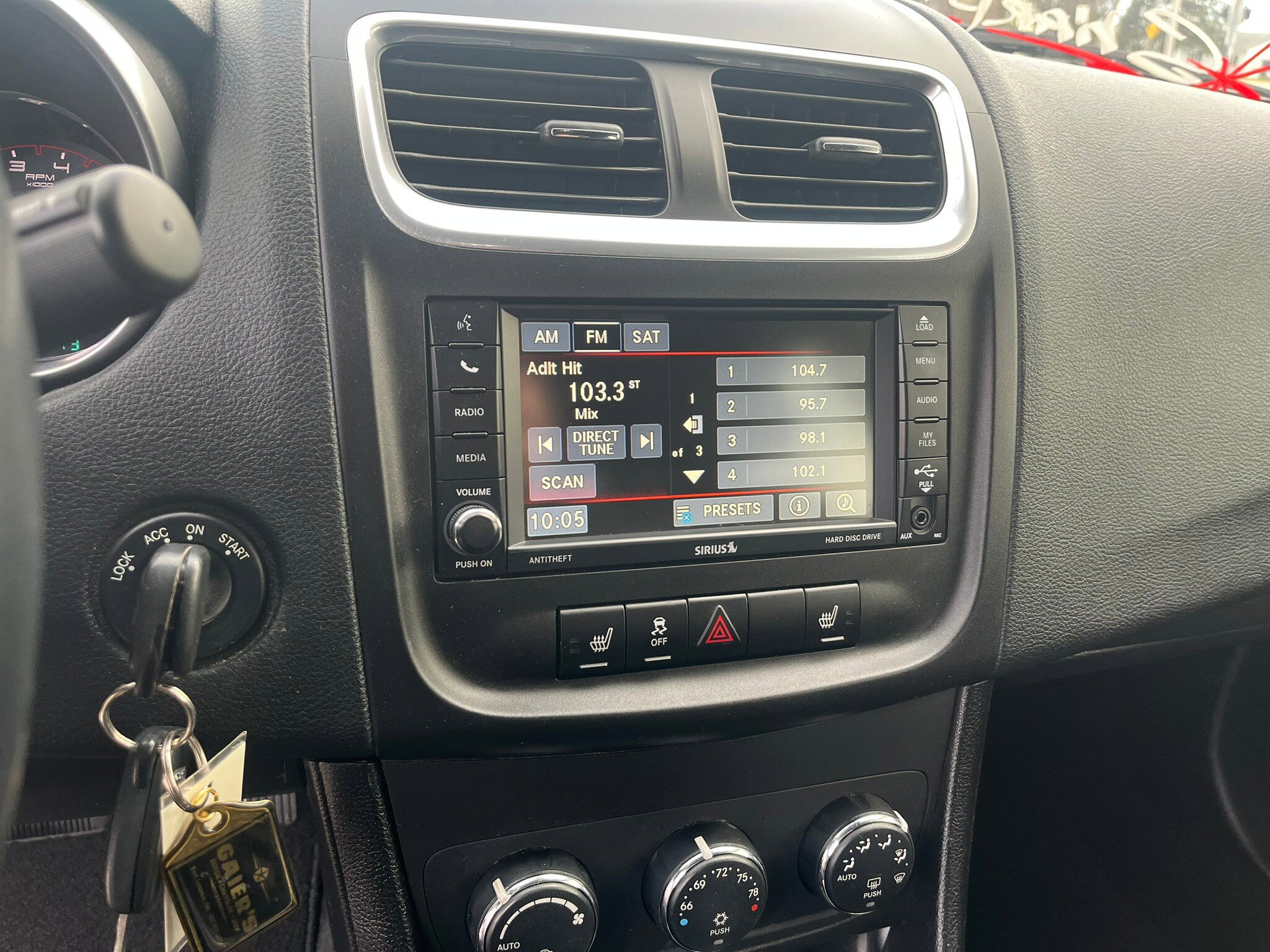 Used 2013 Dodge Avenger SXT w/ Rallye Appearance Group FWD image 20