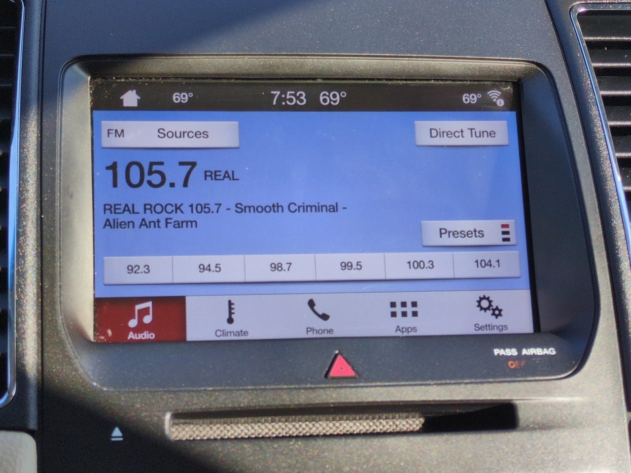 Used 2019 Ford Taurus SEL w/ Equipment Group 201A FWD image 18