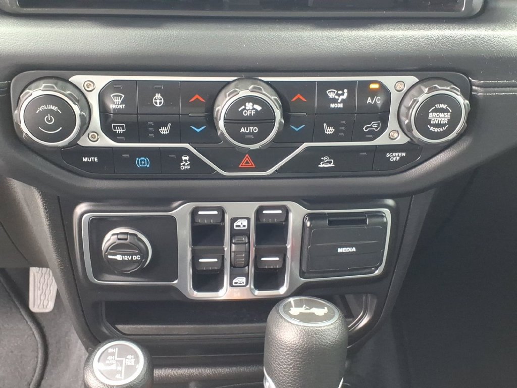 Certified 2025 Jeep Wrangler Unlimited Sahara AWD/4WD image 8