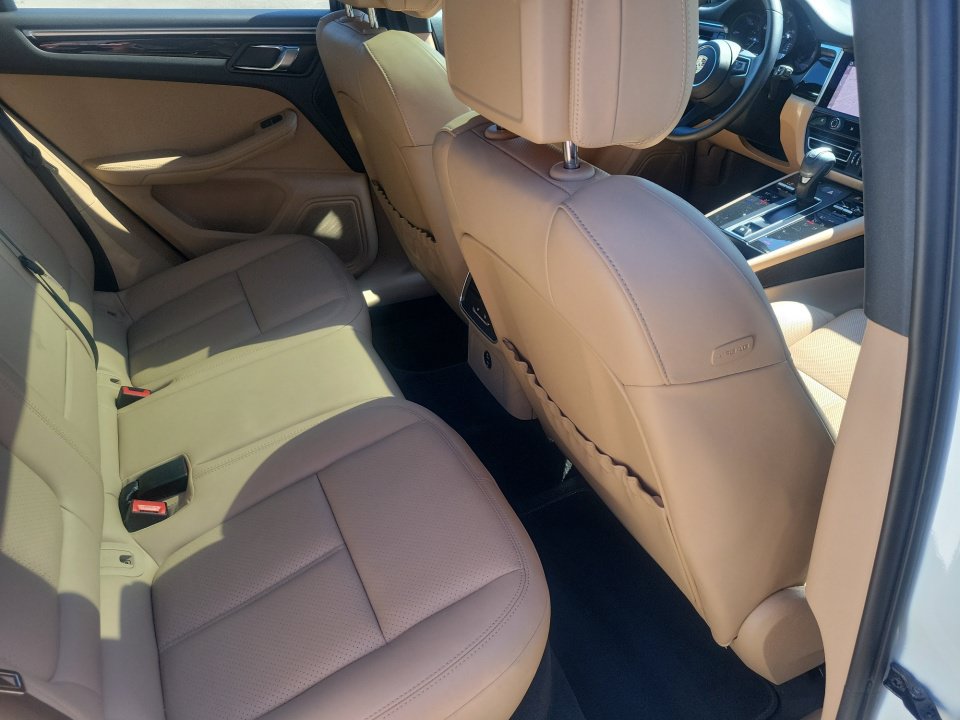 Used 2023 Porsche Macan AWD/4WD image 29