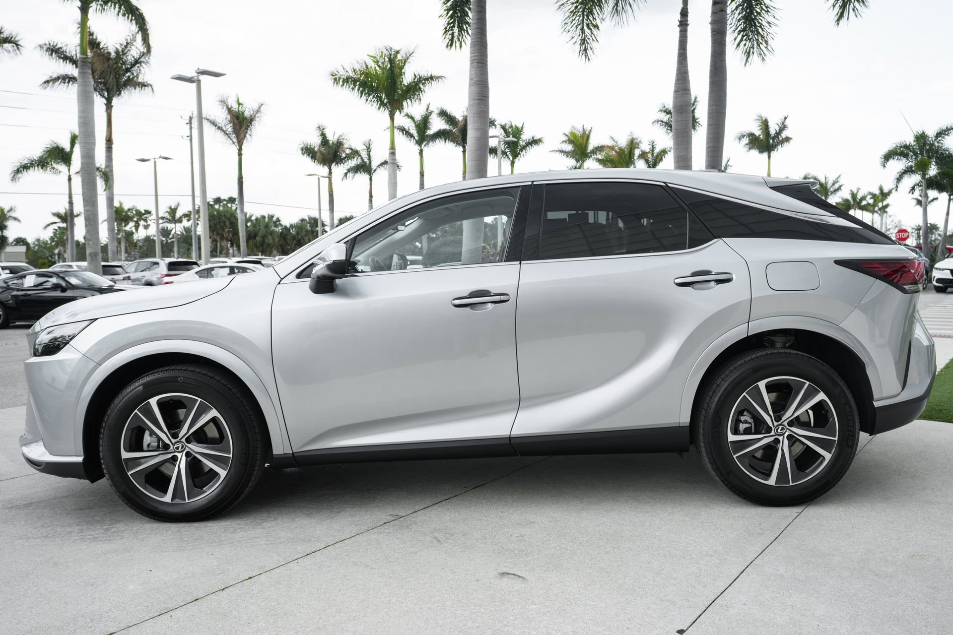 Used 2024 Lexus RX 350 FWD w/ Technology Package image 23