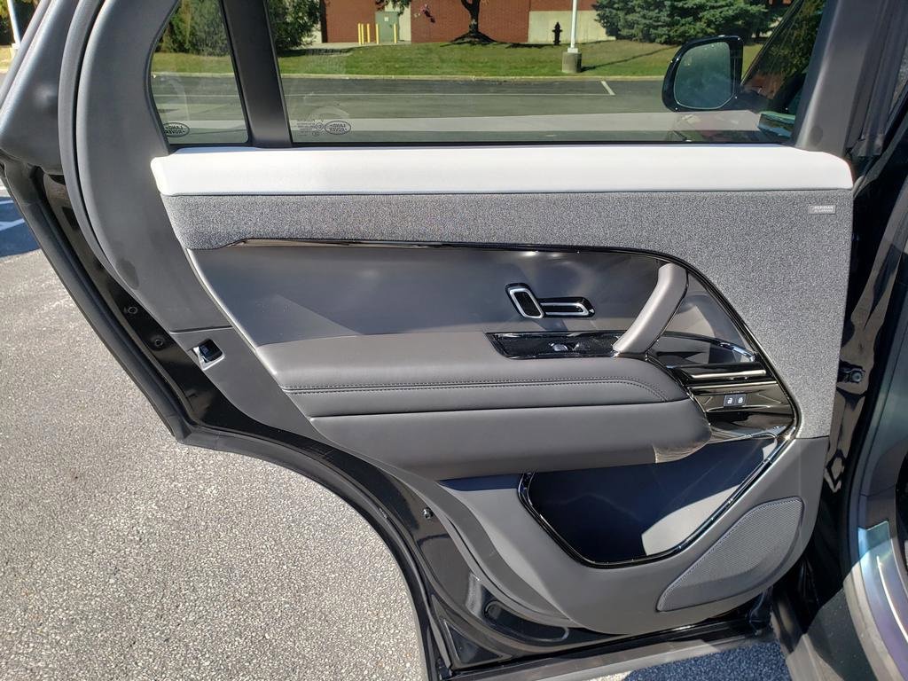 New 2025 Land Rover Range Rover Sport Dynamic SE image 12