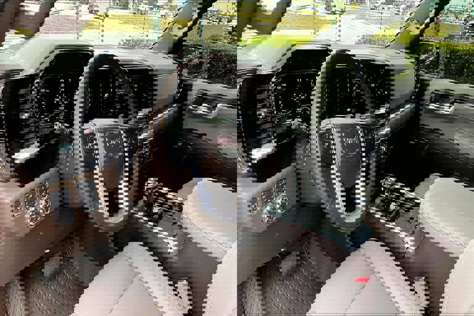 Used 2023 GMC Sierra 1500 SLT w/ SLT Premium Package AWD/4WD image 19