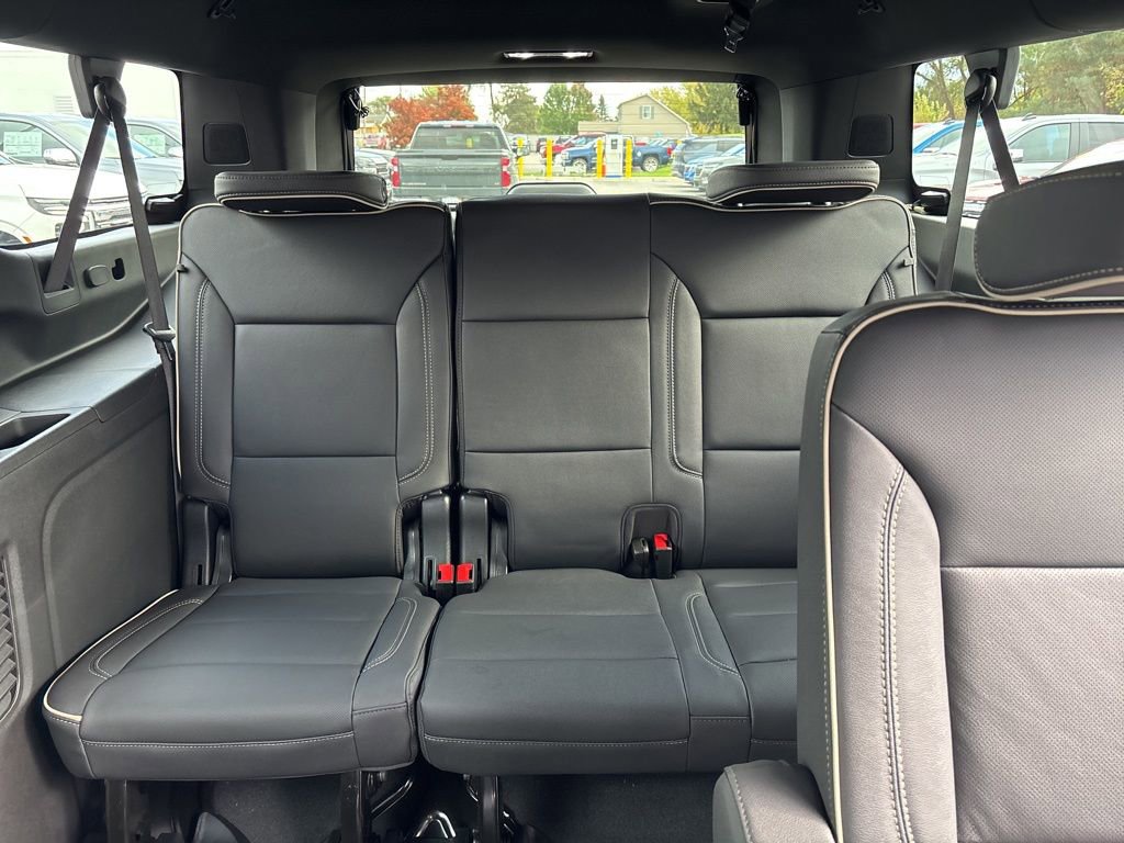 New 2026 Chevrolet Suburban Premier image 11