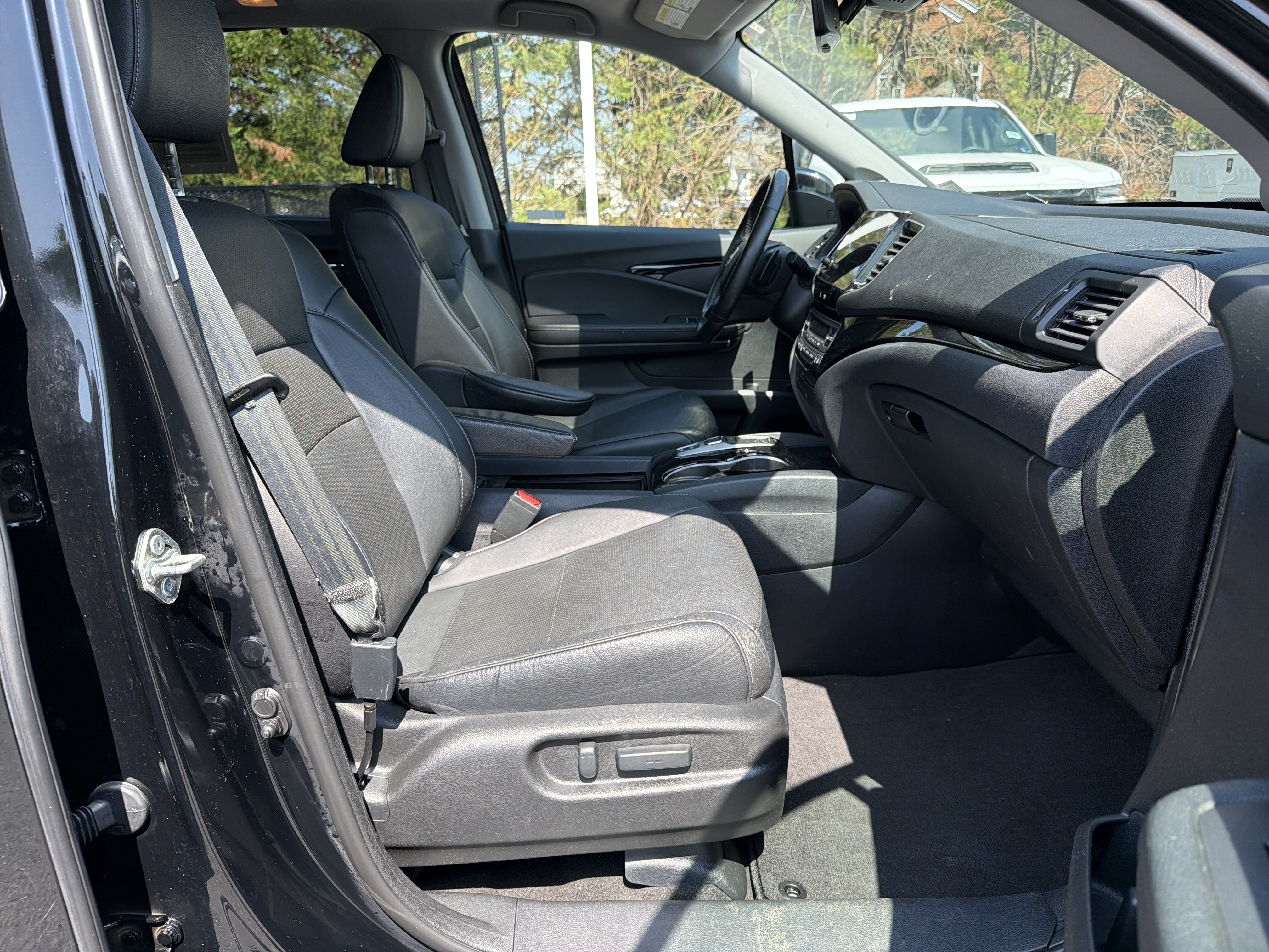 Used 2019 Honda Pilot Elite image 35
