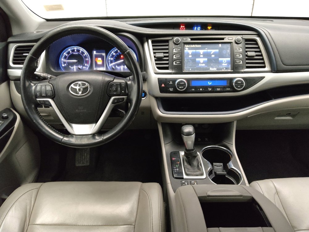 Used 2017 Toyota Highlander XLE image 22