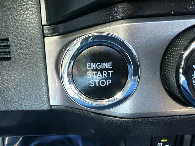 Used 2019 Toyota Tacoma Limited image 35