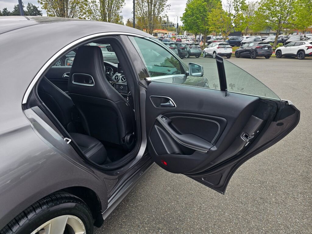 Used 2016 Mercedes-Benz CLA 250 4MATIC image 14