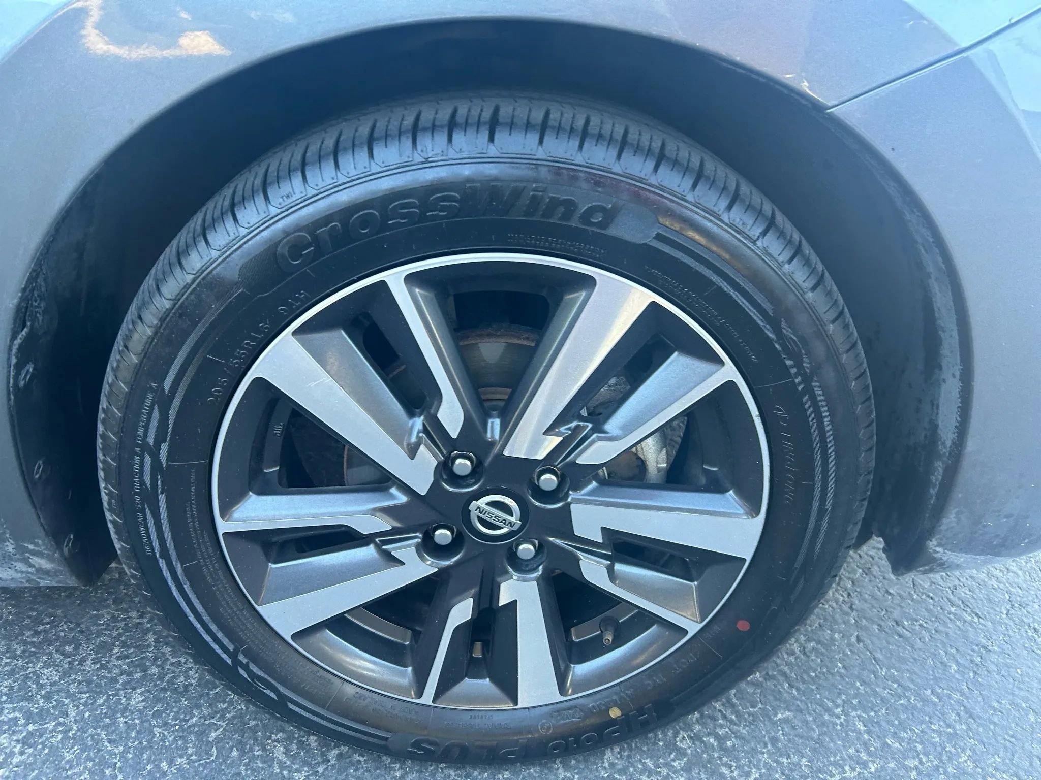 Used 2021 Nissan Versa SV image 4