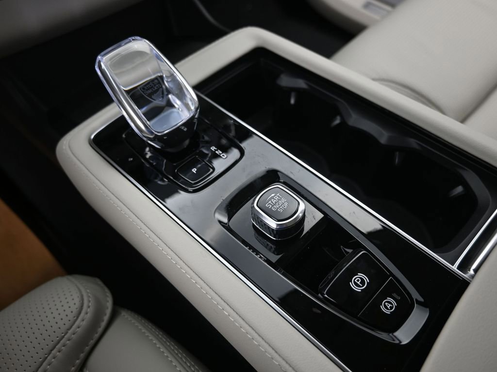 New 2026 Volvo XC90 B6 Ultra w/ Protection Package image 24