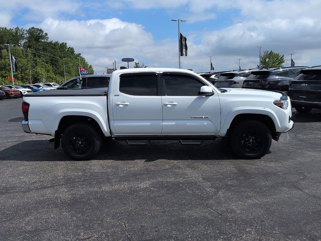 Used 2022 Toyota Tacoma SR5 RWD image 2