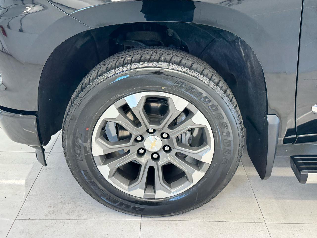 Used 2023 Chevrolet Silverado 1500 High Country w/ Technology Package AWD/4WD image 37
