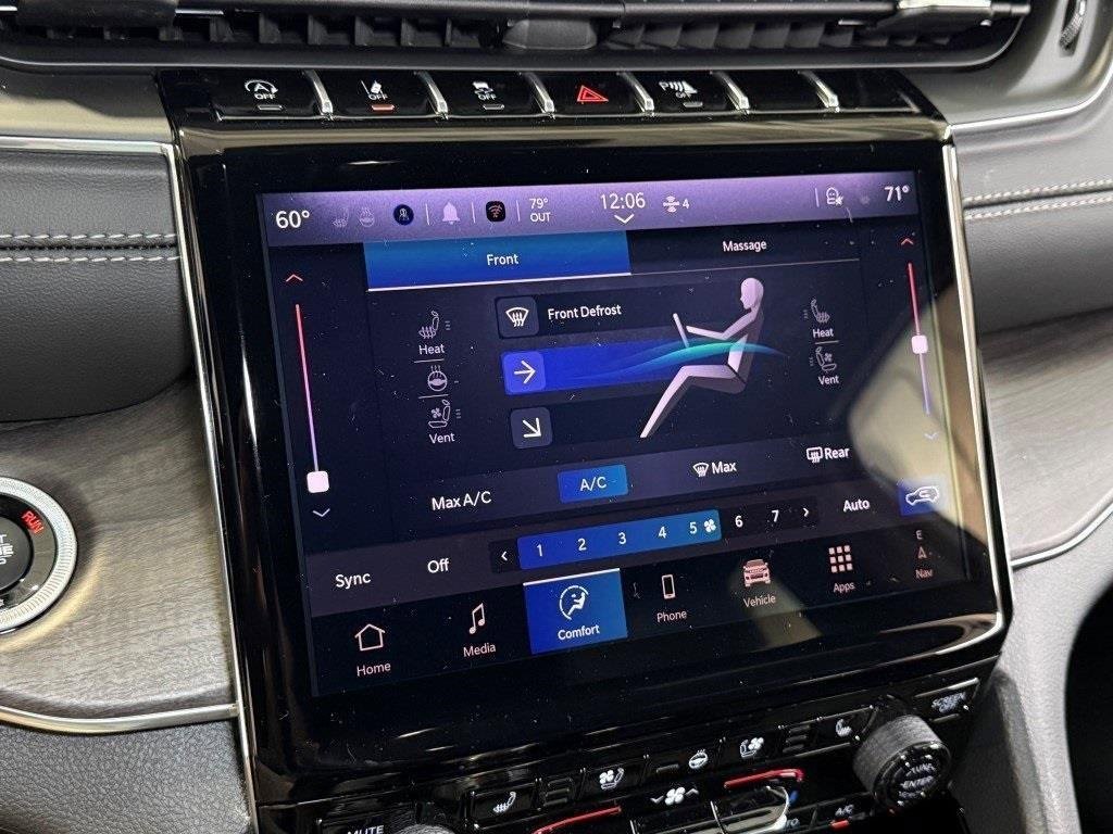 New 2025 Jeep Grand Cherokee Overland w/ Adv Protech Group III image 24