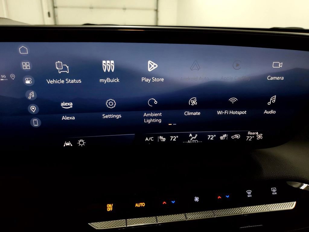 Used 2025 Buick Enclave Preferred image 15