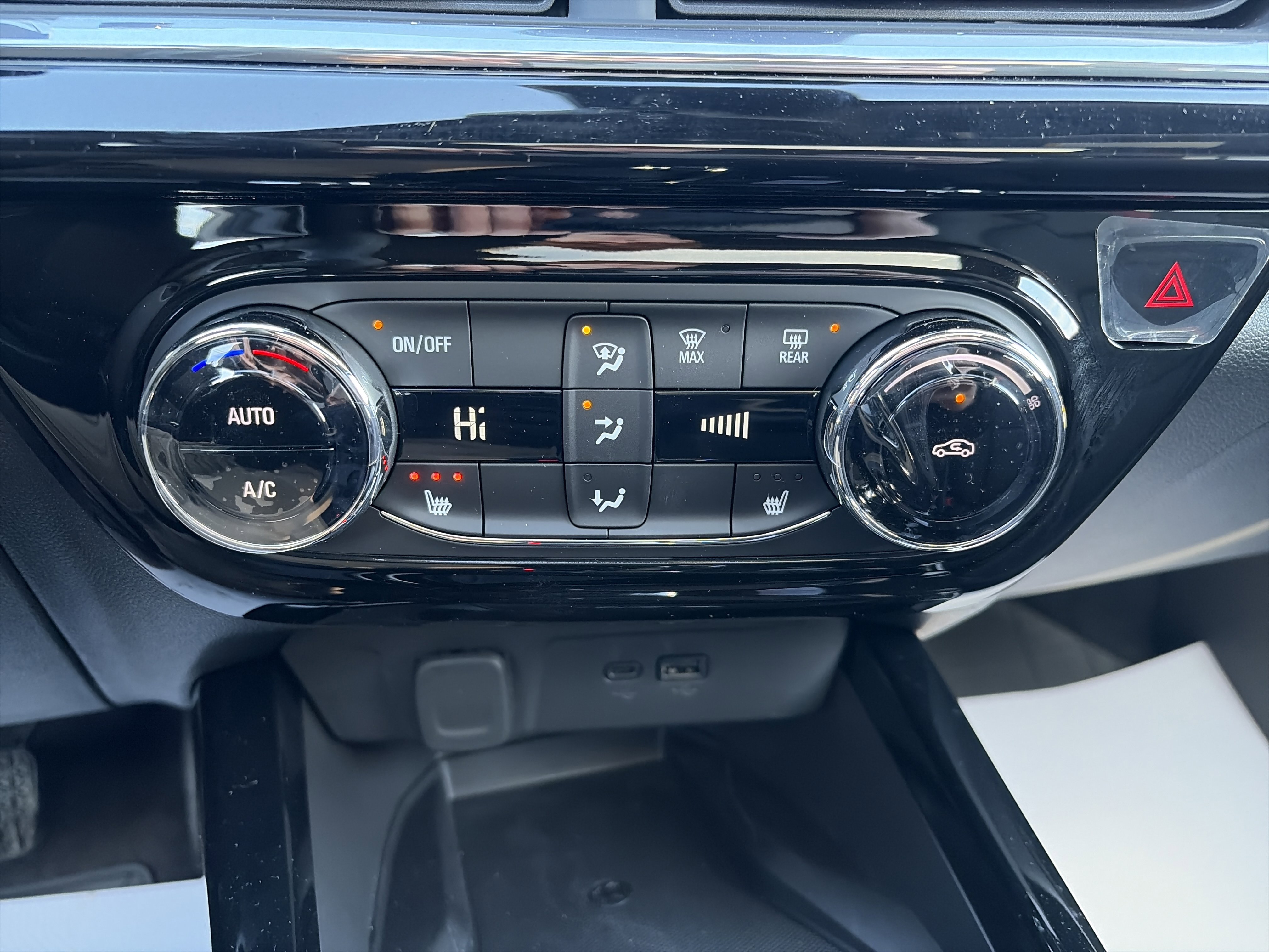 New 2026 Chevrolet Trax RS w/ Sunroof Package image 27