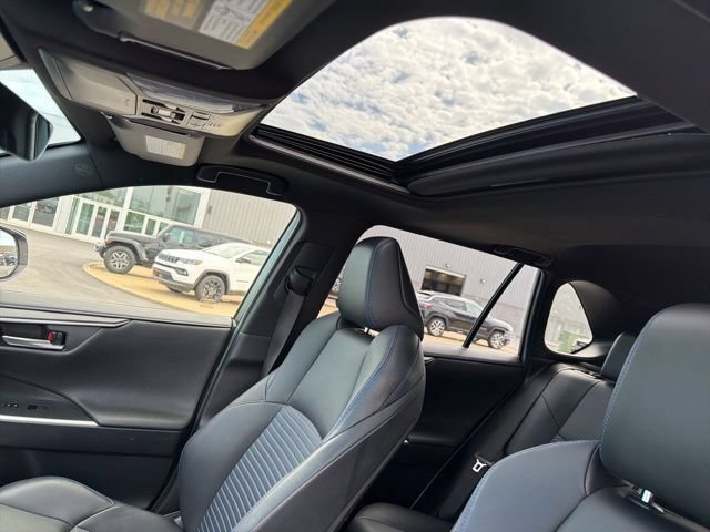 Used 2022 Toyota RAV4 XSE w/ XSE Grade Weather Package AWD/4WD image 19